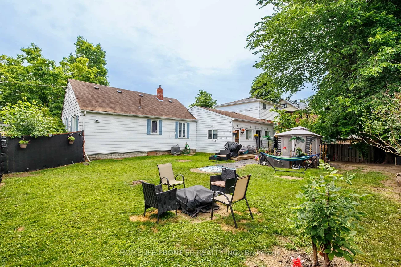 593, Watson, Huron Heights-Leslie Valley, Newmarket