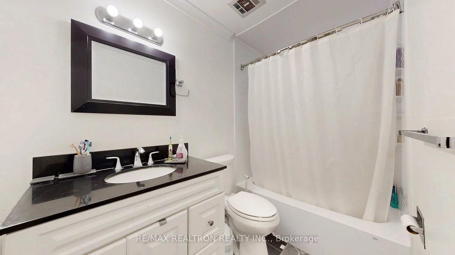 222, Currey, Central Newmarket, Newmarket