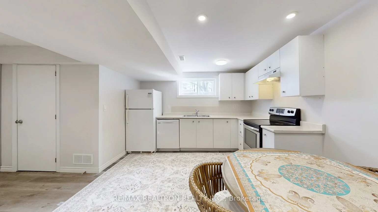 222, Currey, Central Newmarket, Newmarket