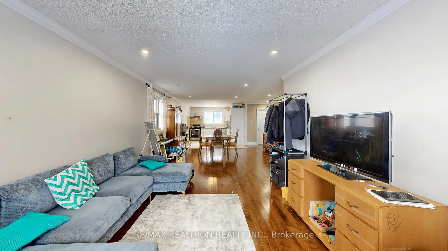 222, Currey, Central Newmarket, Newmarket