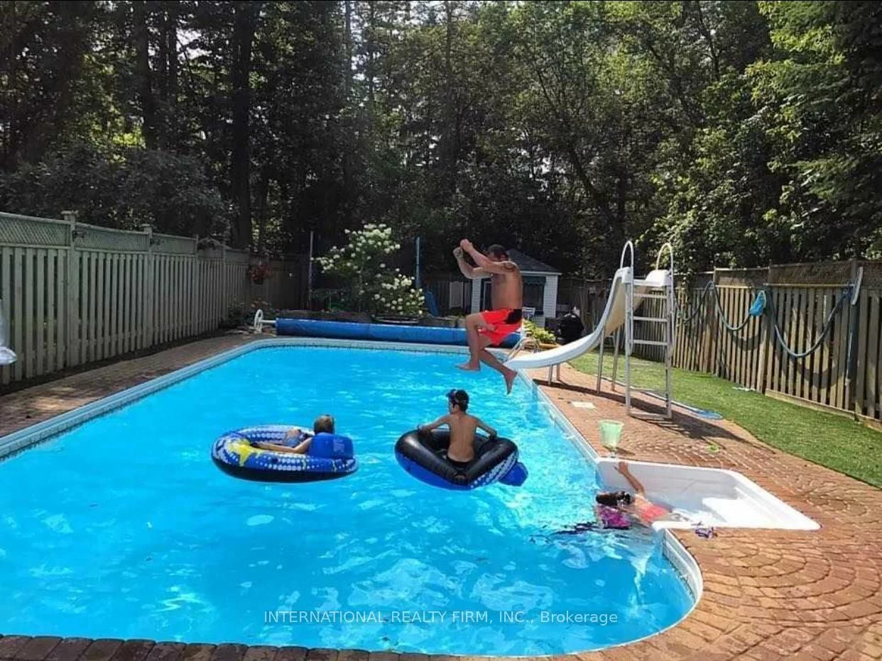 276, Sheridan, Gorham-College Manor, Newmarket