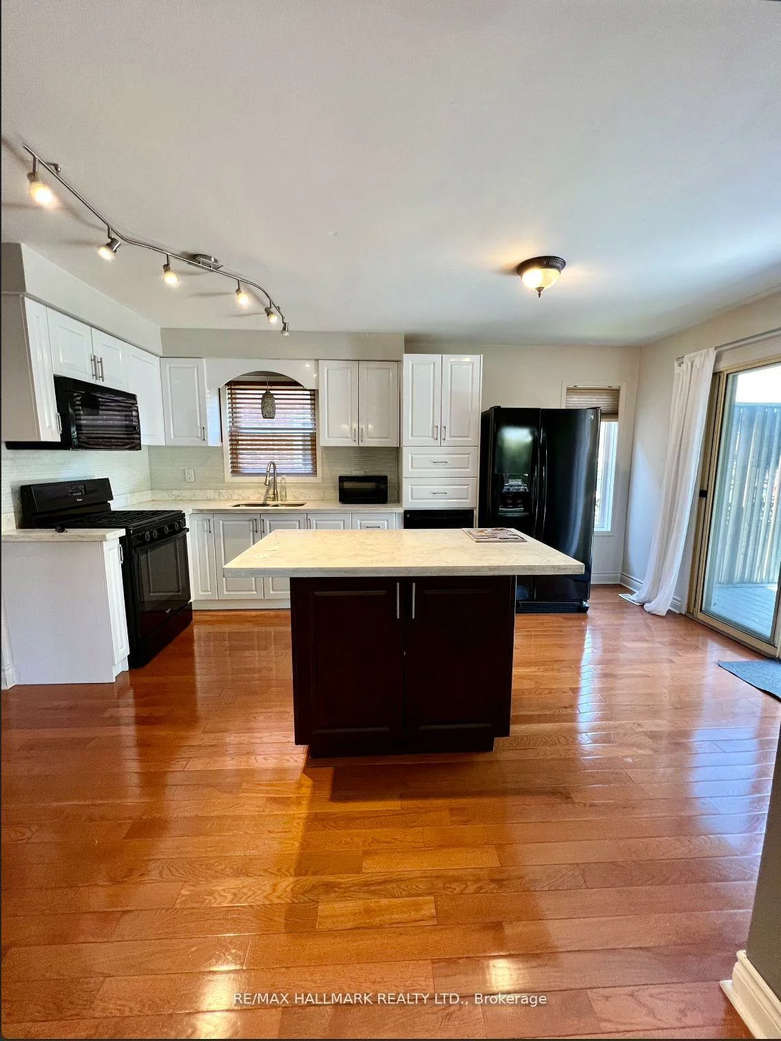 393, pickering, Gorham-College Manor, Newmarket