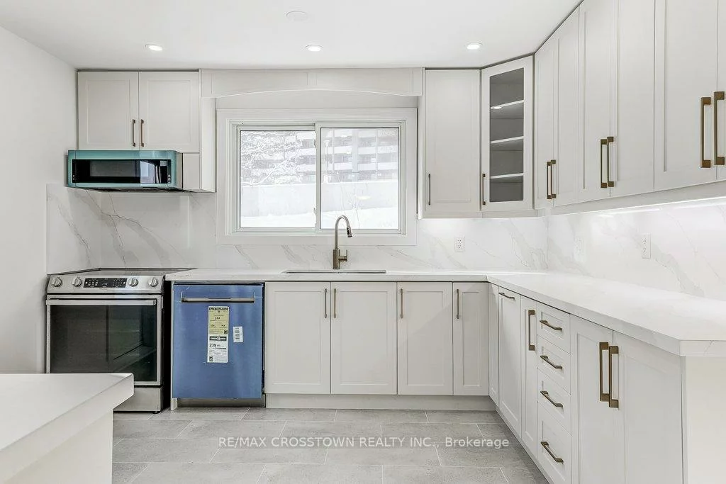 436, Dixon, Central Newmarket, Newmarket