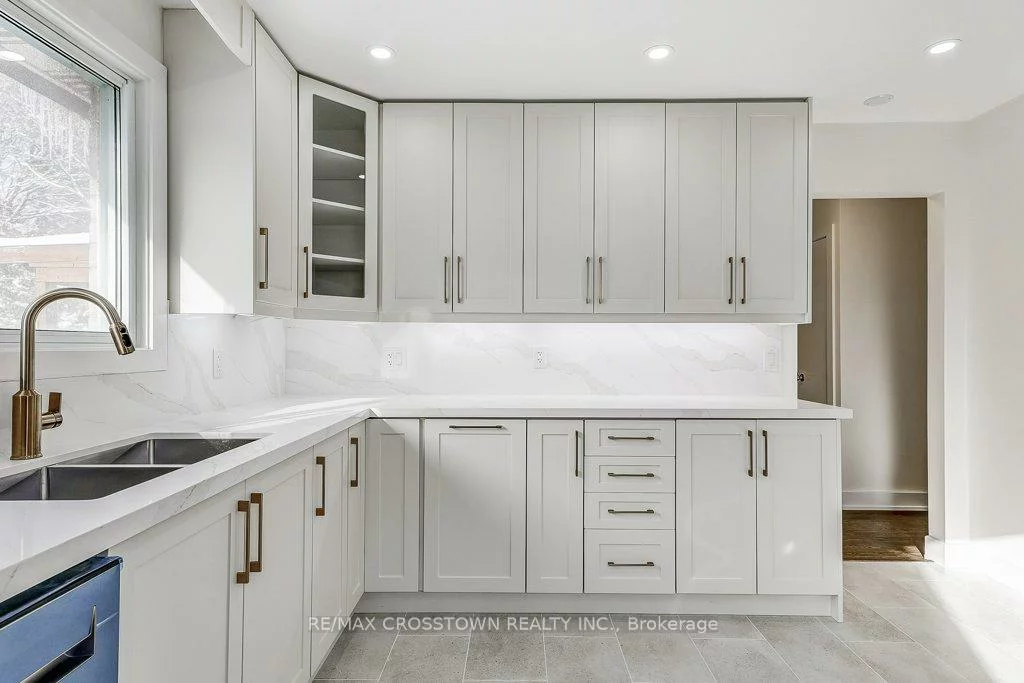 436, Dixon, Central Newmarket, Newmarket