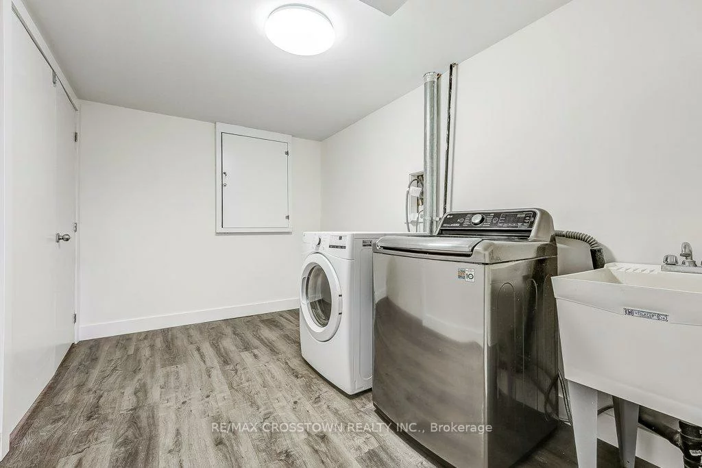 436, Dixon, Central Newmarket, Newmarket