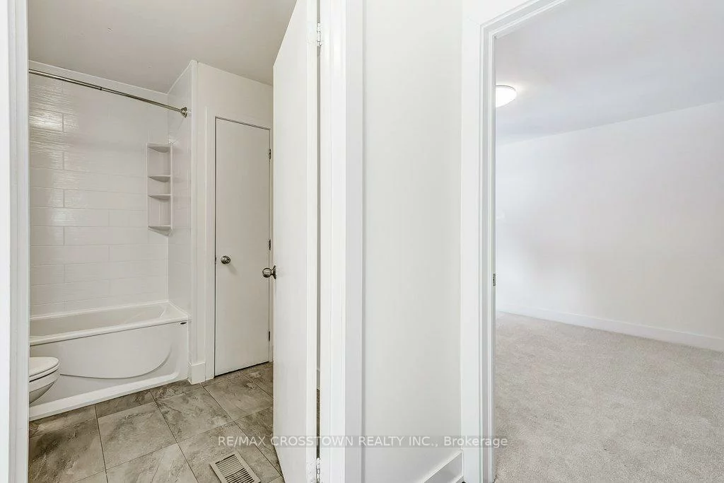 436, Dixon, Central Newmarket, Newmarket