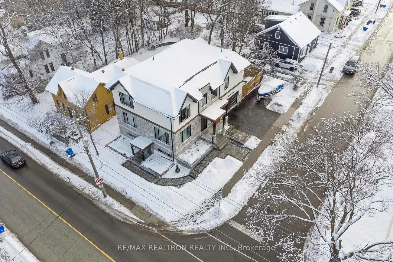 582, Gorham, Gorham-College Manor, Newmarket