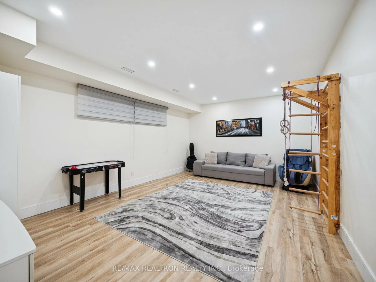 582, Gorham, Gorham-College Manor, Newmarket