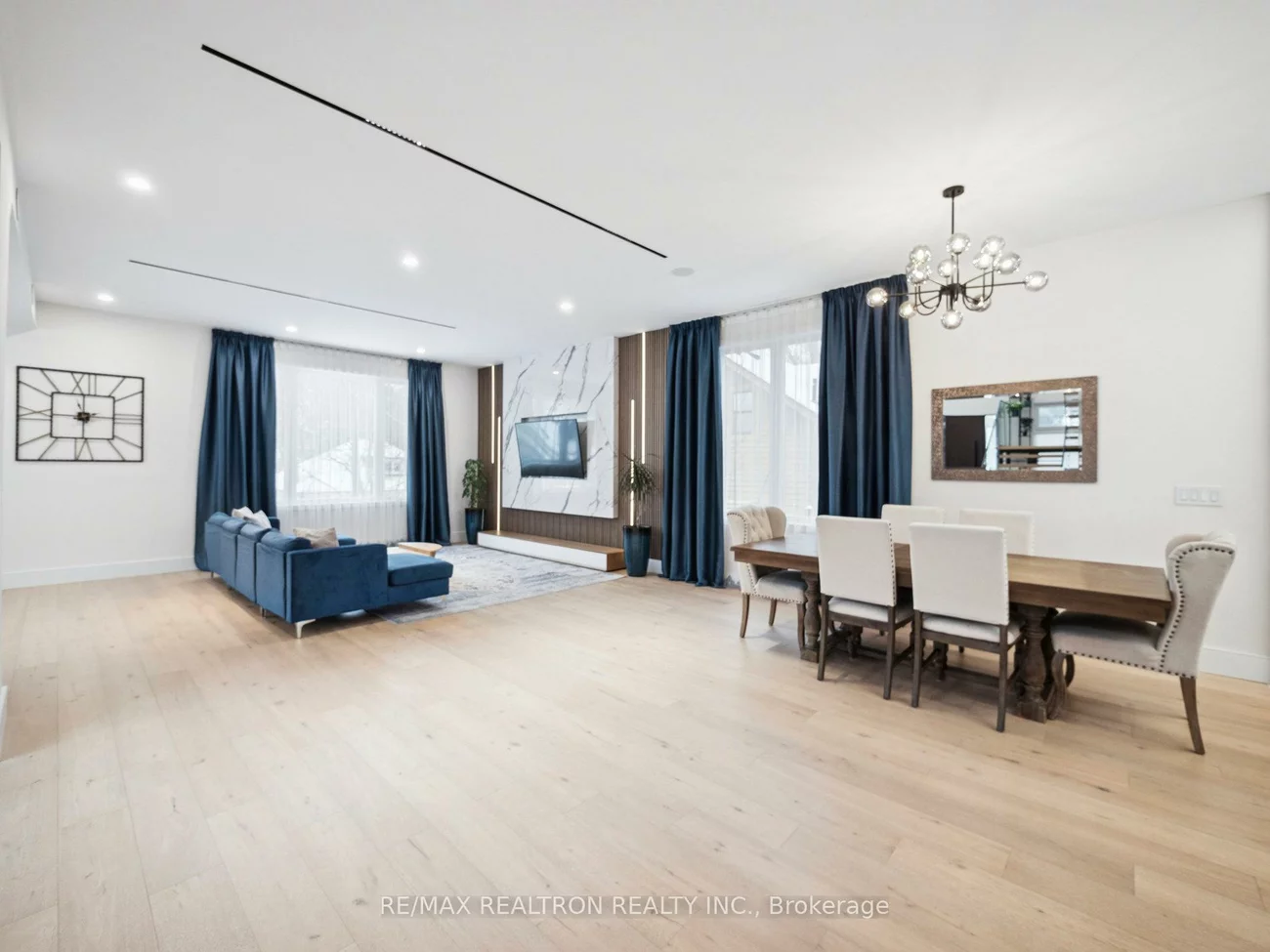 582, Gorham, Gorham-College Manor, Newmarket