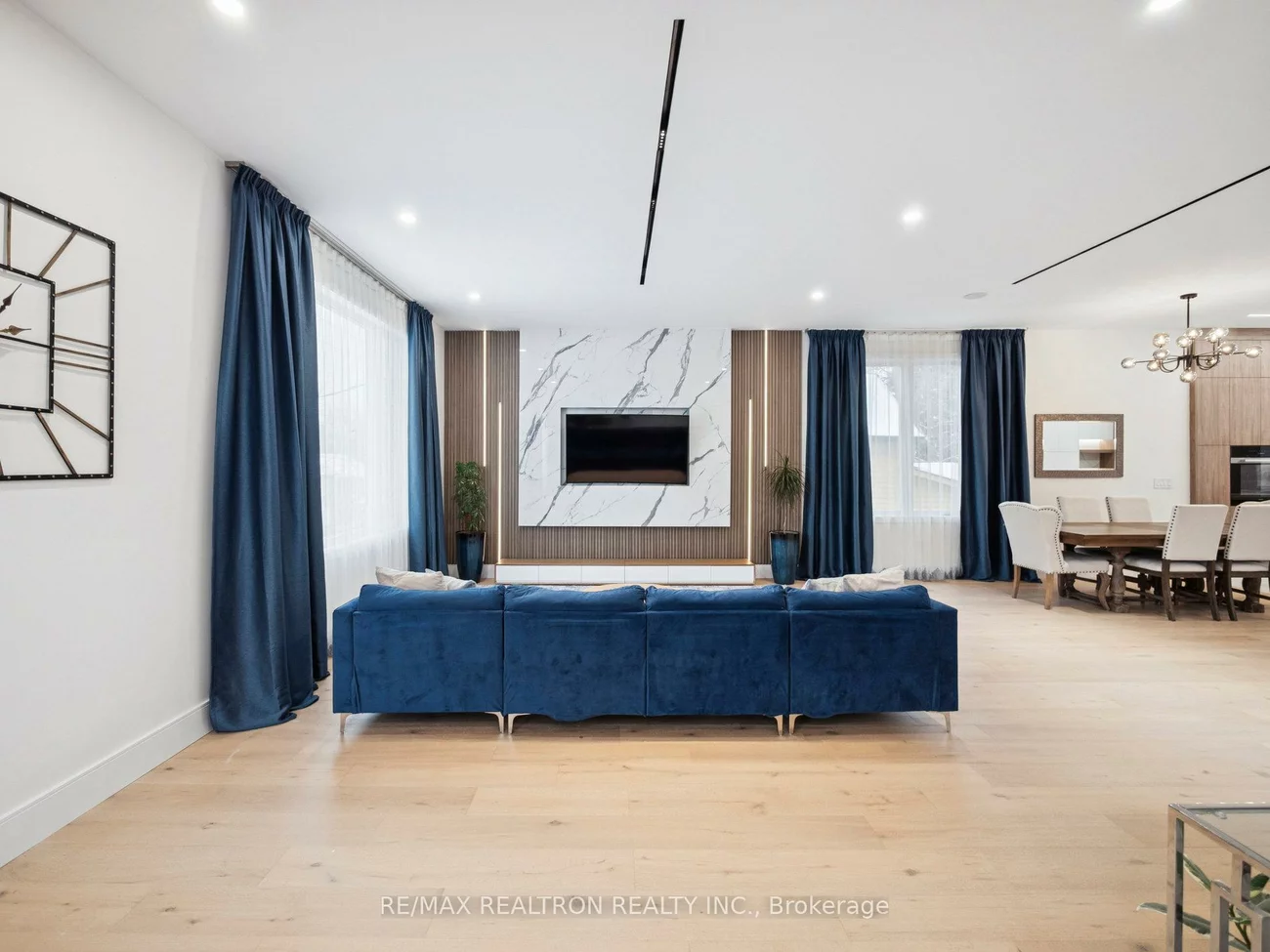 582, Gorham, Gorham-College Manor, Newmarket