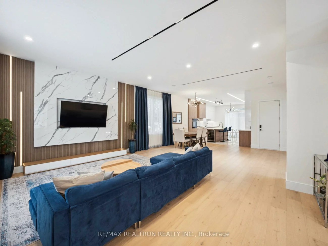 582, Gorham, Gorham-College Manor, Newmarket