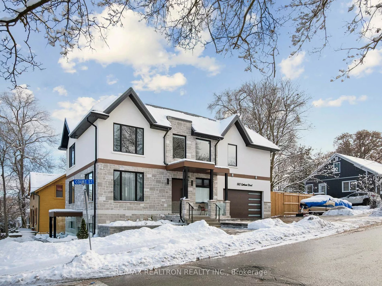 582, Gorham, Gorham-College Manor, Newmarket