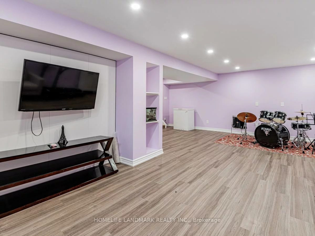 9, Eastman, Huron Heights-Leslie Valley, Newmarket