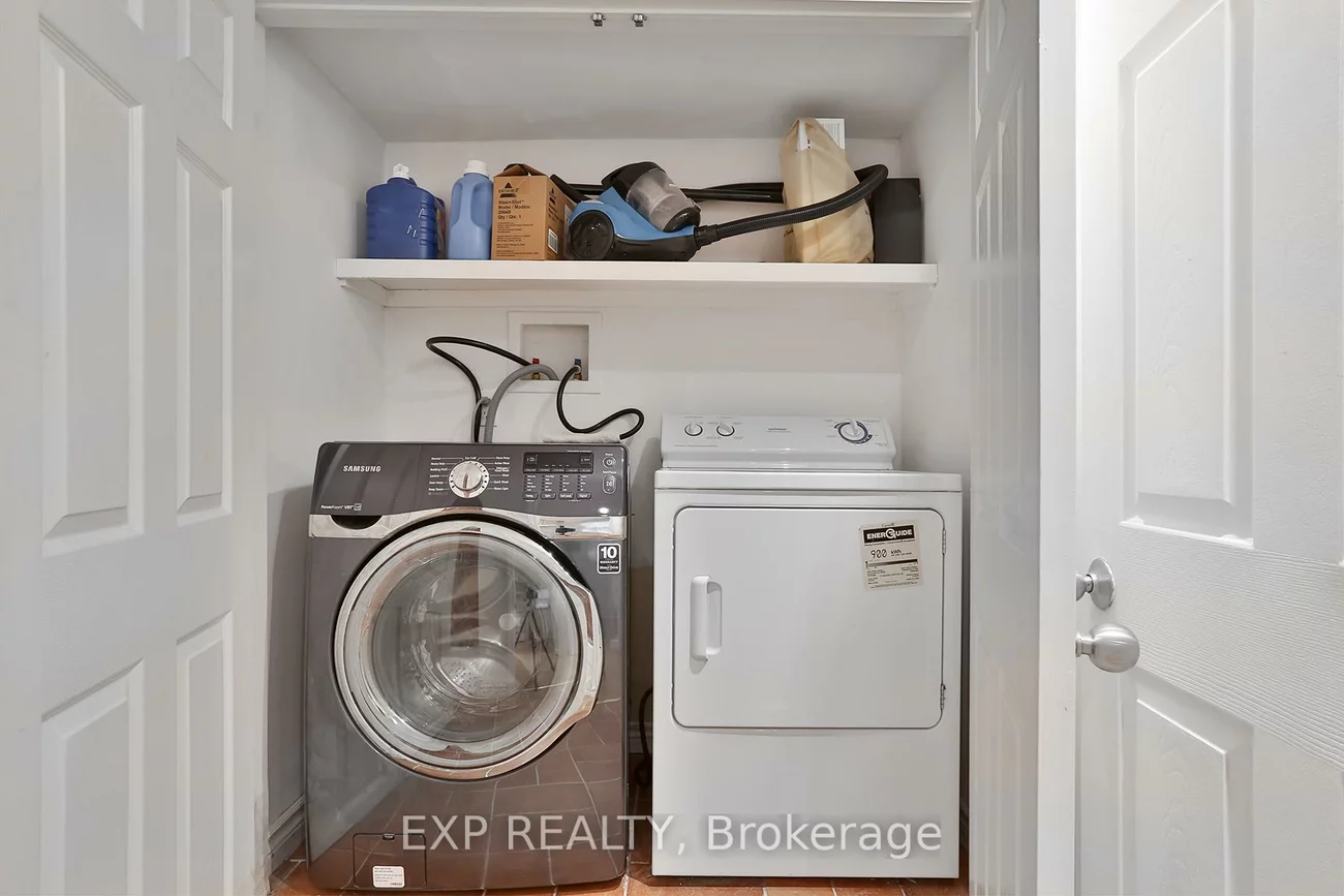 165, Carlson, Gorham-College Manor, Newmarket