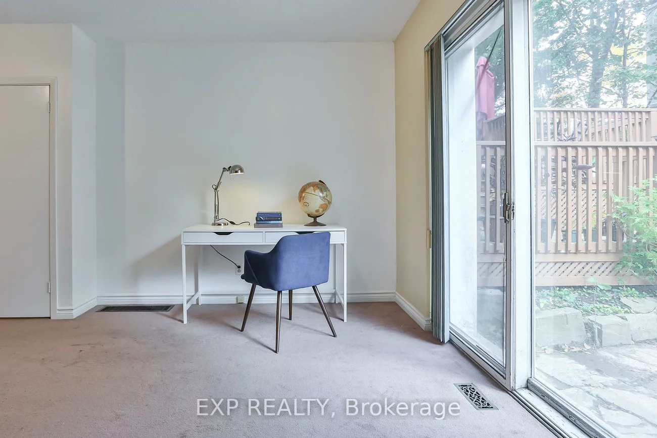 165, Carlson, Gorham-College Manor, Newmarket