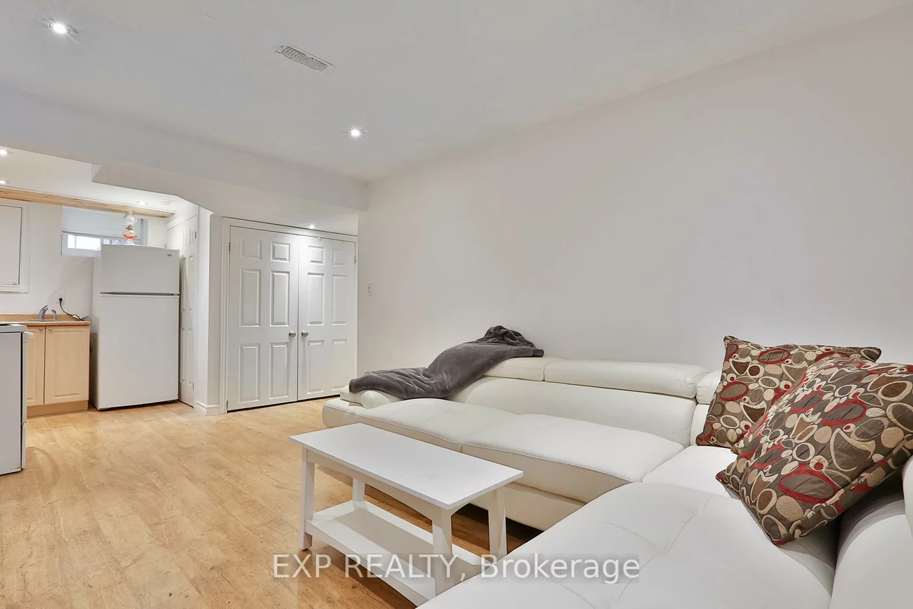 165, Carlson, Gorham-College Manor, Newmarket