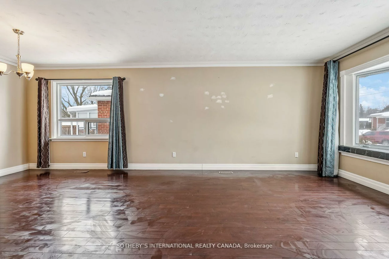 118, Queen, Central Newmarket, Newmarket