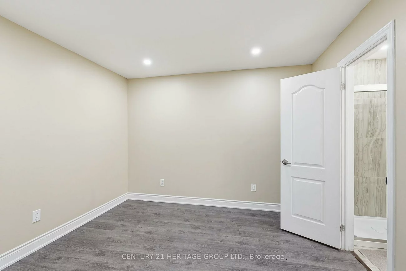 40, Cliff Gunn, Woodland Hill, Newmarket