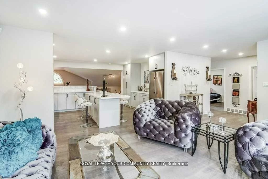 768, Grace, Gorham-College Manor, Newmarket