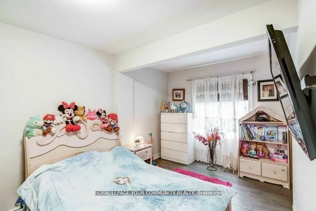 768, Grace, Gorham-College Manor, Newmarket