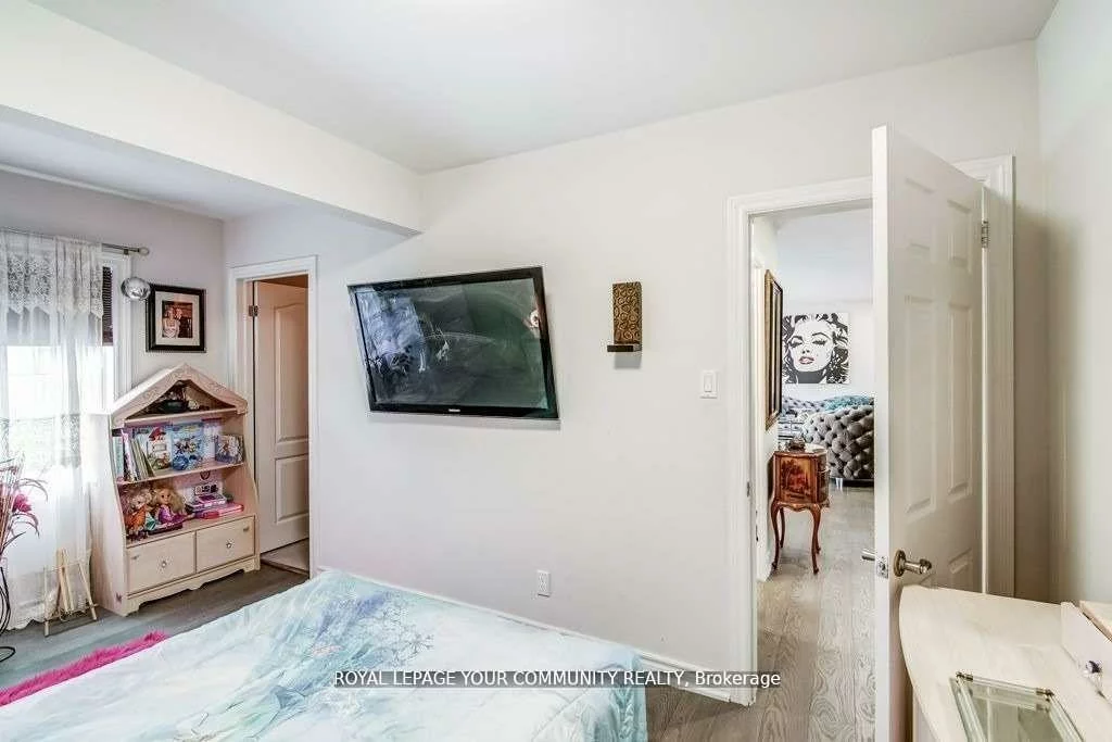 768, Grace, Gorham-College Manor, Newmarket