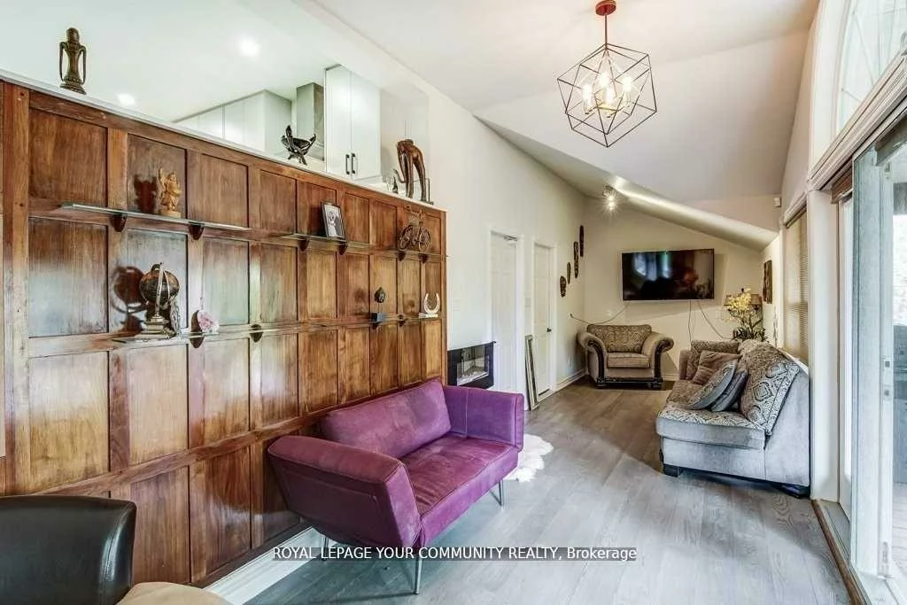 768, Grace, Gorham-College Manor, Newmarket