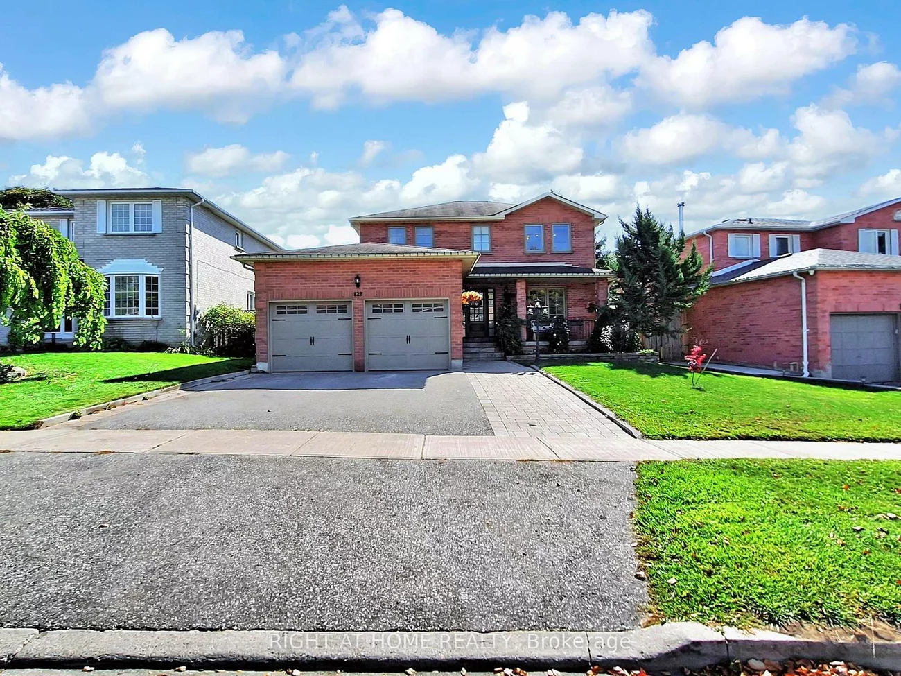 828, Leslie Valley, Huron Heights-Leslie Valley, Newmarket