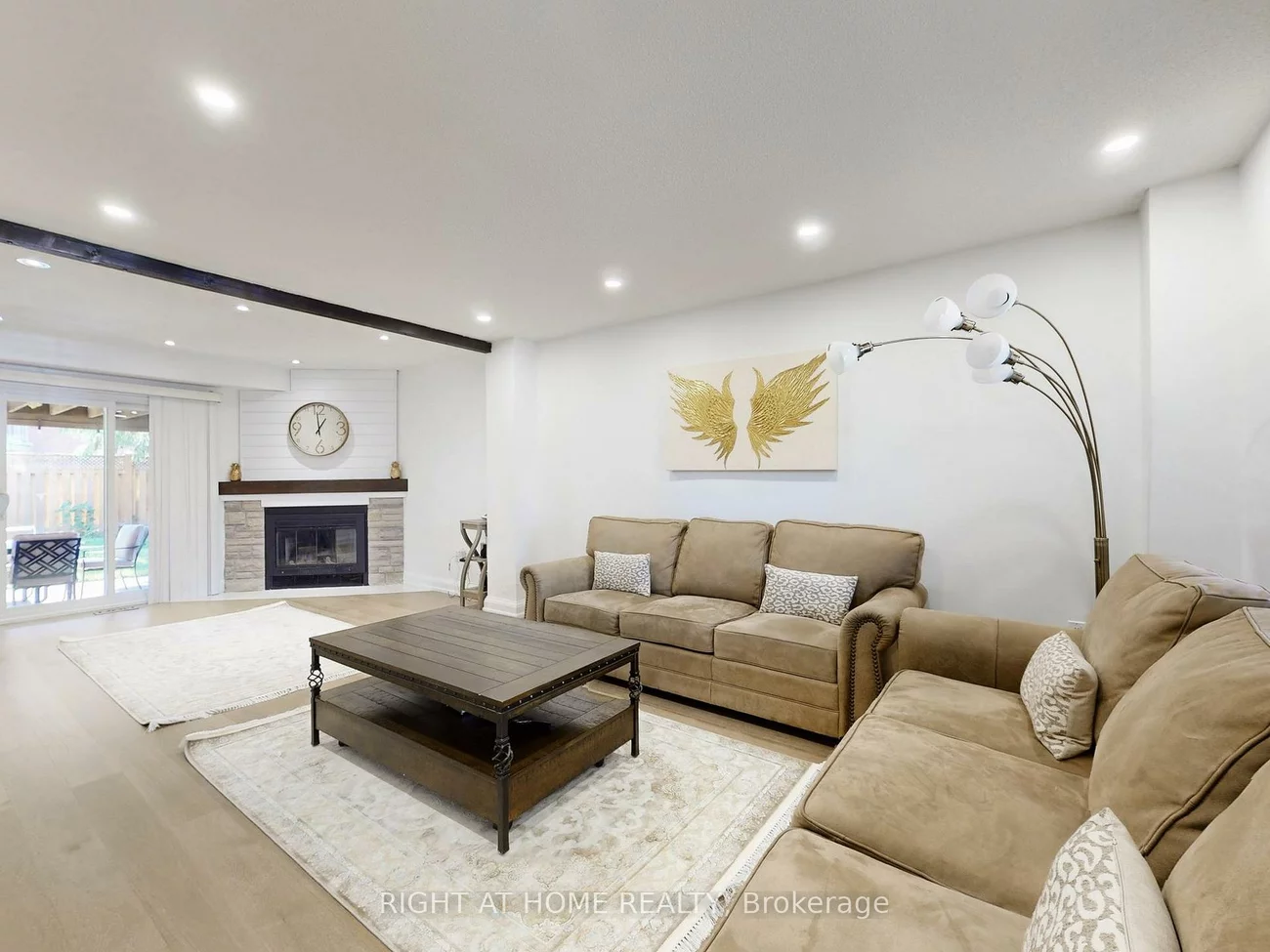 828, Leslie Valley, Huron Heights-Leslie Valley, Newmarket