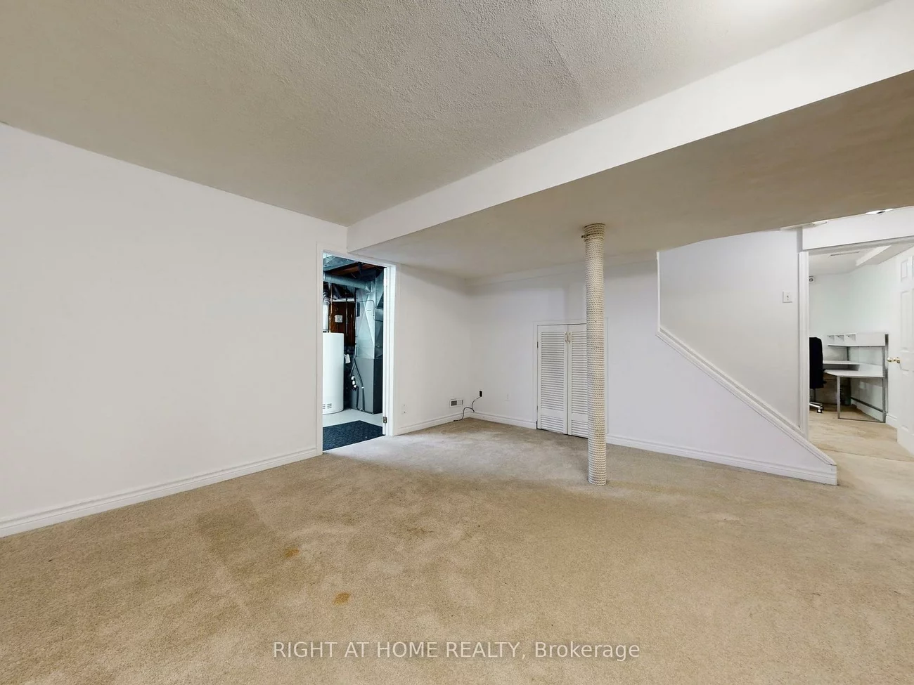 828, Leslie Valley, Huron Heights-Leslie Valley, Newmarket