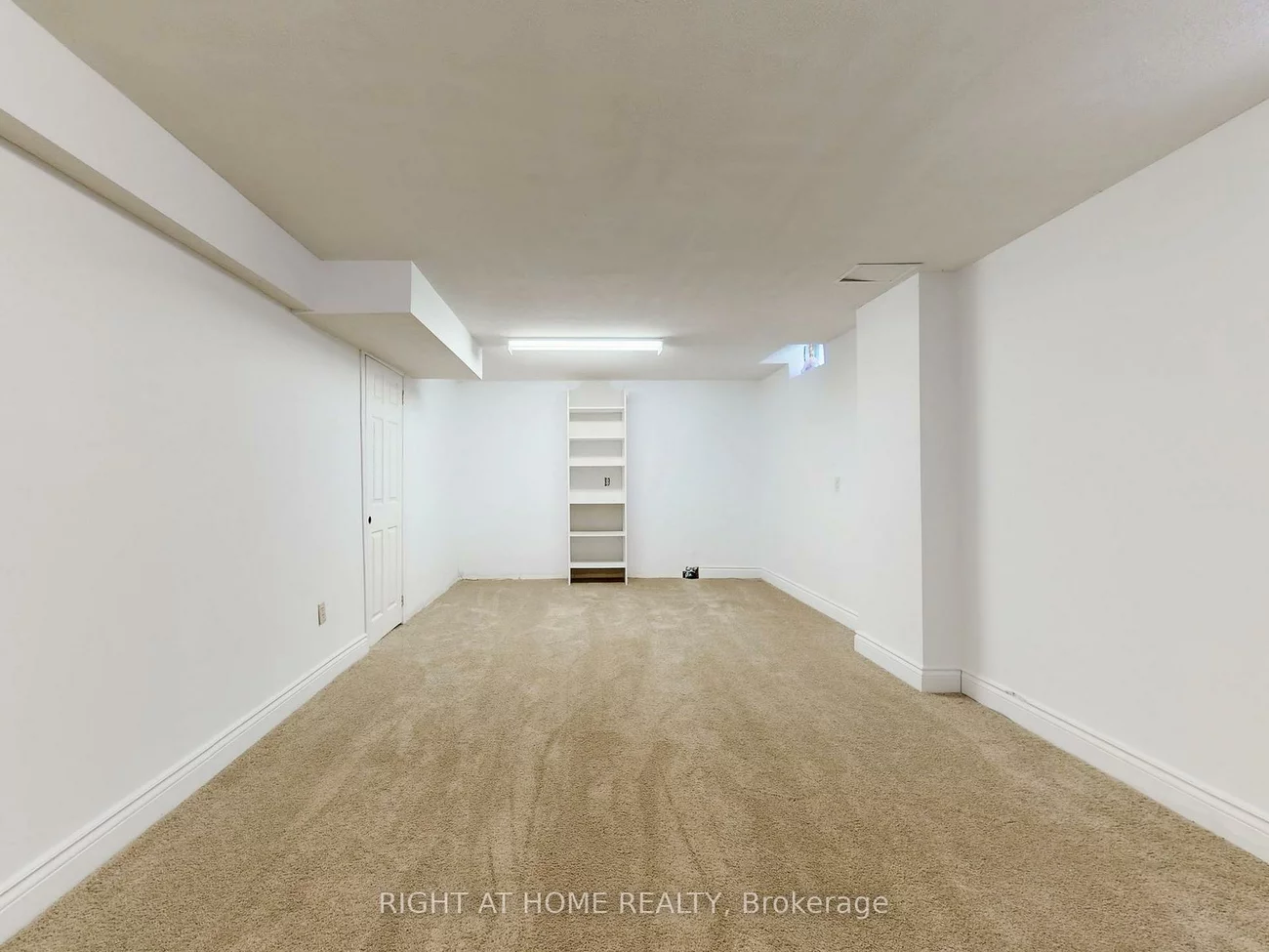 828, Leslie Valley, Huron Heights-Leslie Valley, Newmarket