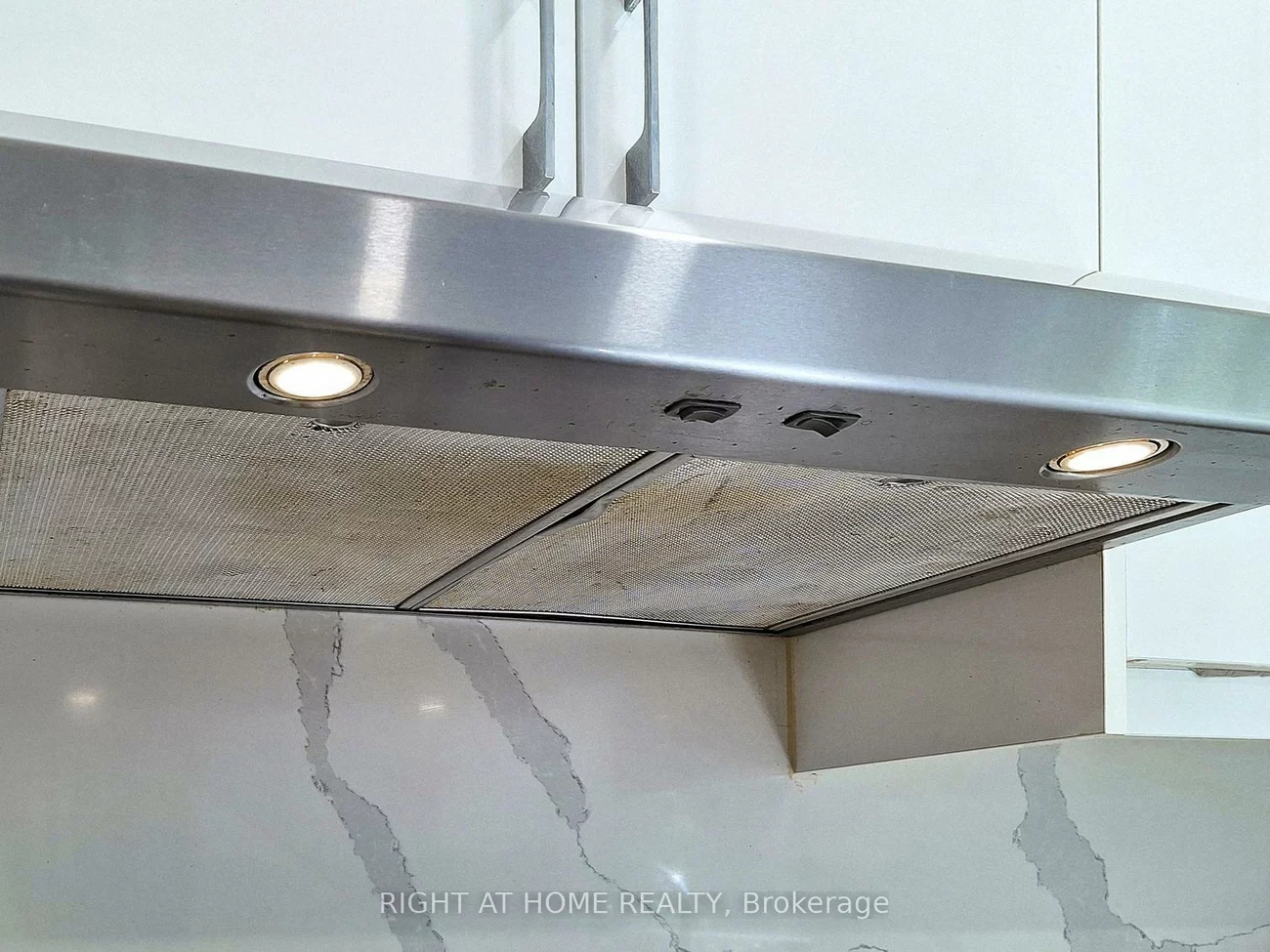 828, Leslie Valley, Huron Heights-Leslie Valley, Newmarket