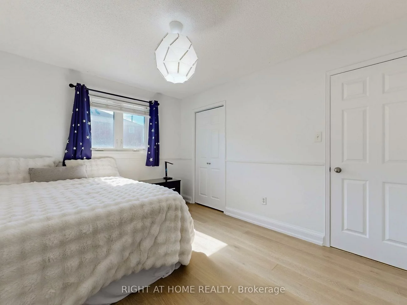 828, Leslie Valley, Huron Heights-Leslie Valley, Newmarket