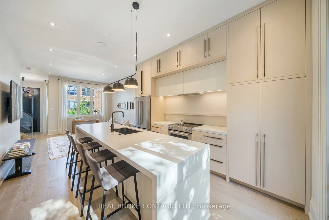 172-174, Victoria, Central Newmarket, Newmarket