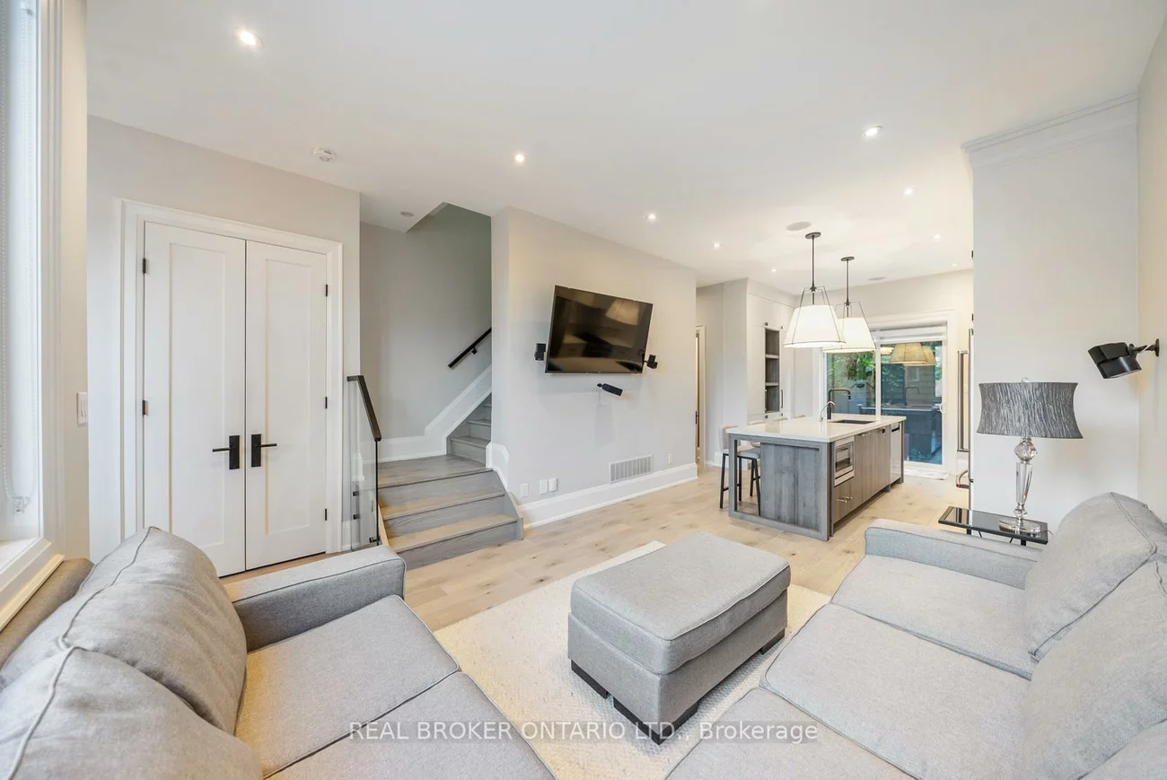 172-174, Victoria, Central Newmarket, Newmarket