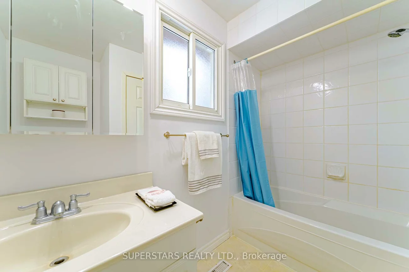 56, Manning, Gorham-College Manor, Newmarket