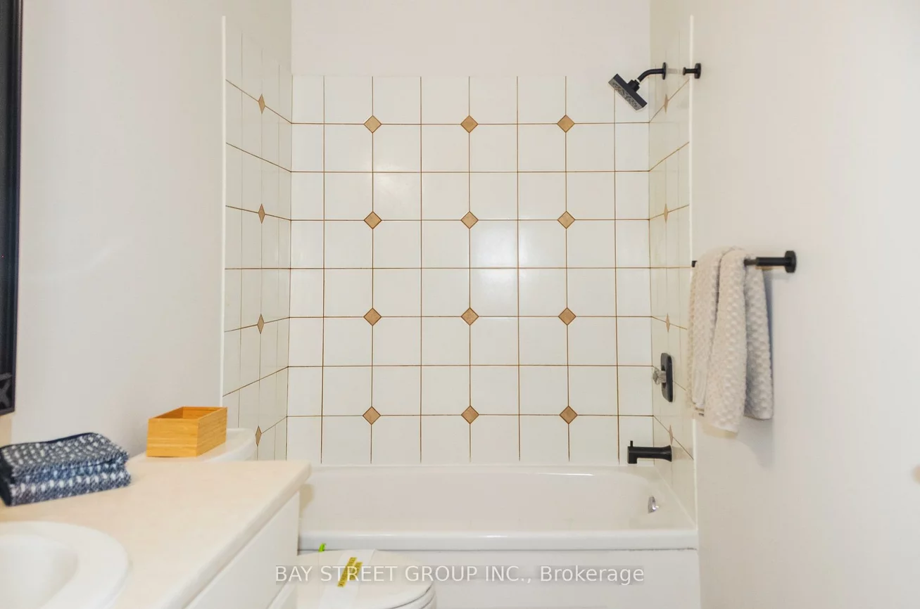 728, Sunnypoint, Huron Heights-Leslie Valley, Newmarket