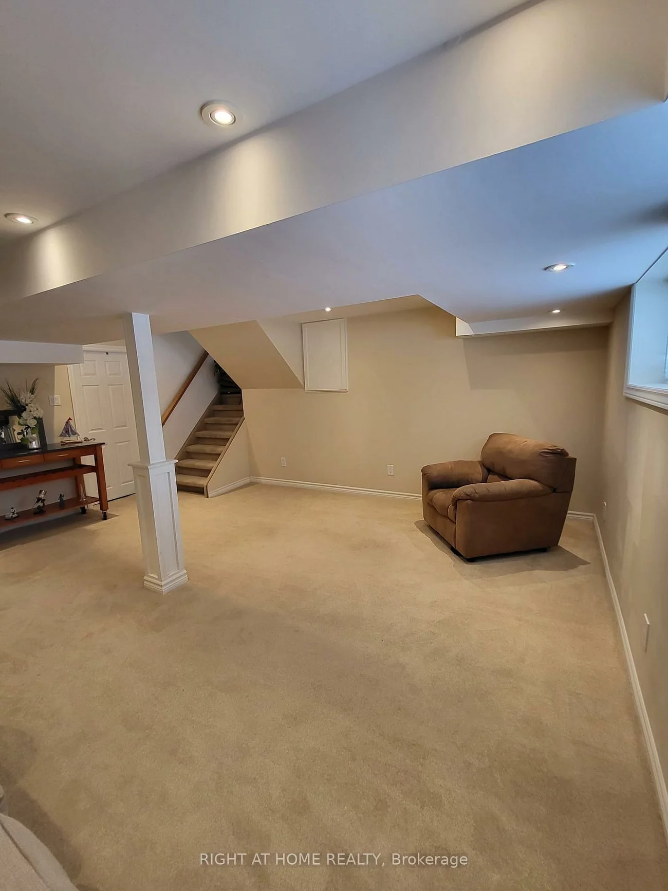 832, Boronia, Huron Heights-Leslie Valley, Newmarket