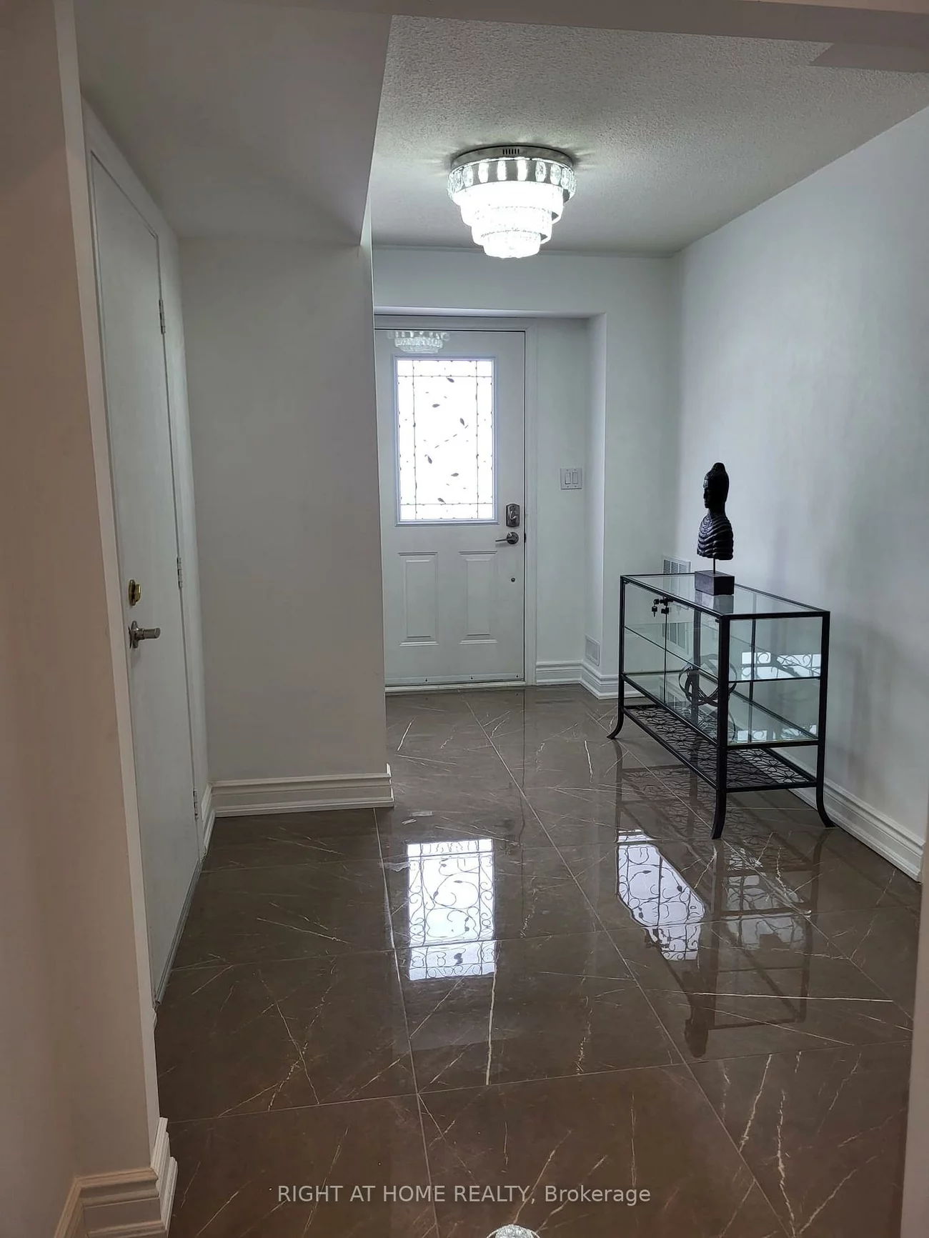 832, Boronia, Huron Heights-Leslie Valley, Newmarket