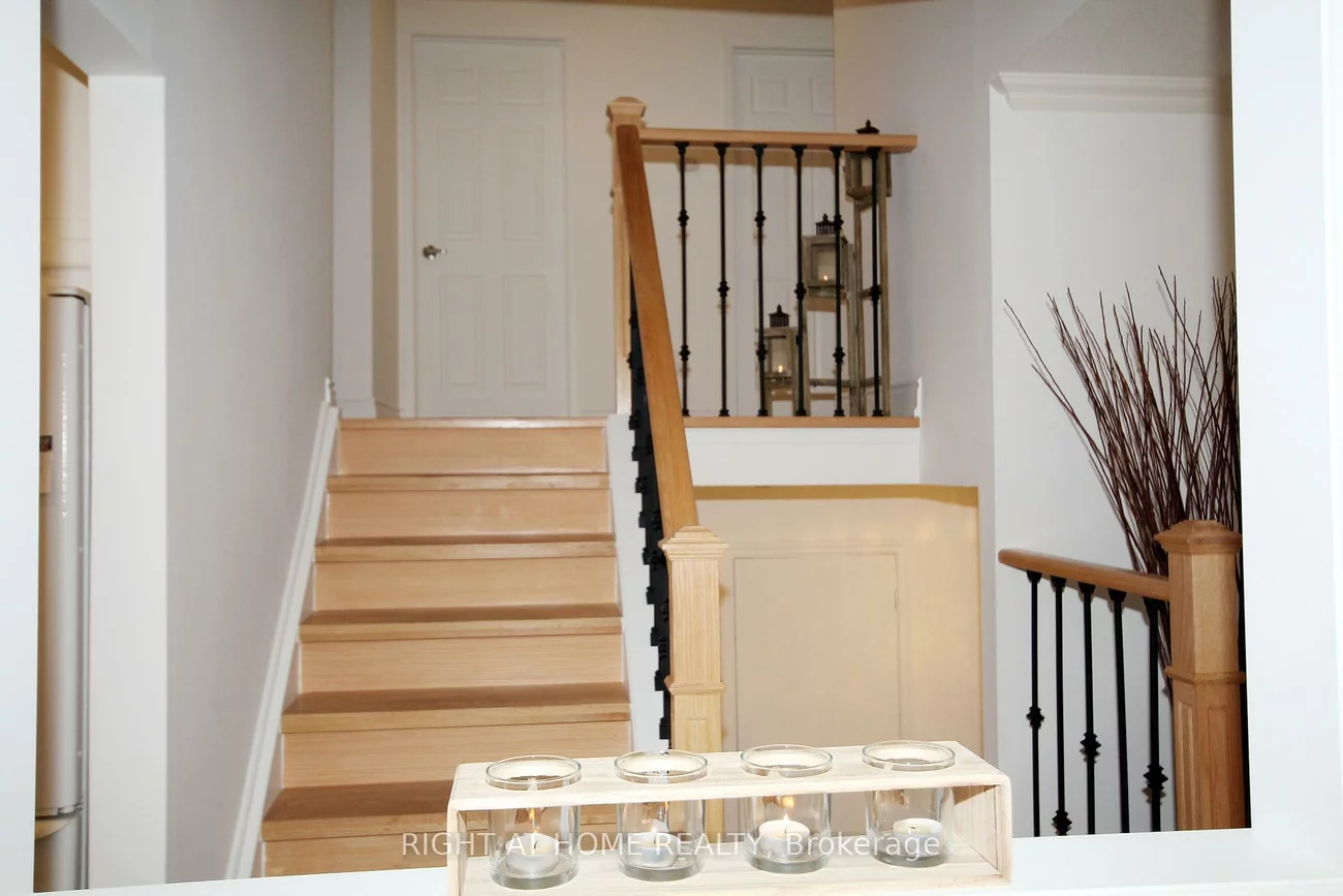 832, Boronia, Huron Heights-Leslie Valley, Newmarket