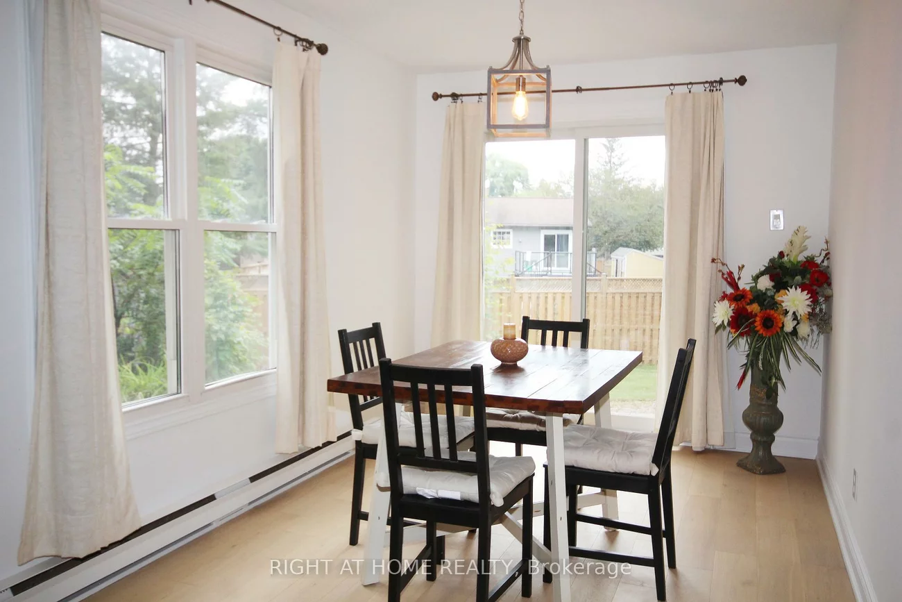 832, Boronia, Huron Heights-Leslie Valley, Newmarket