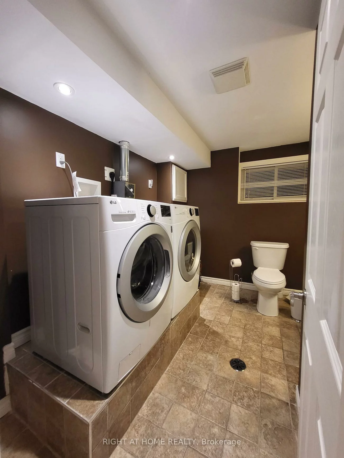 832, Boronia, Huron Heights-Leslie Valley, Newmarket