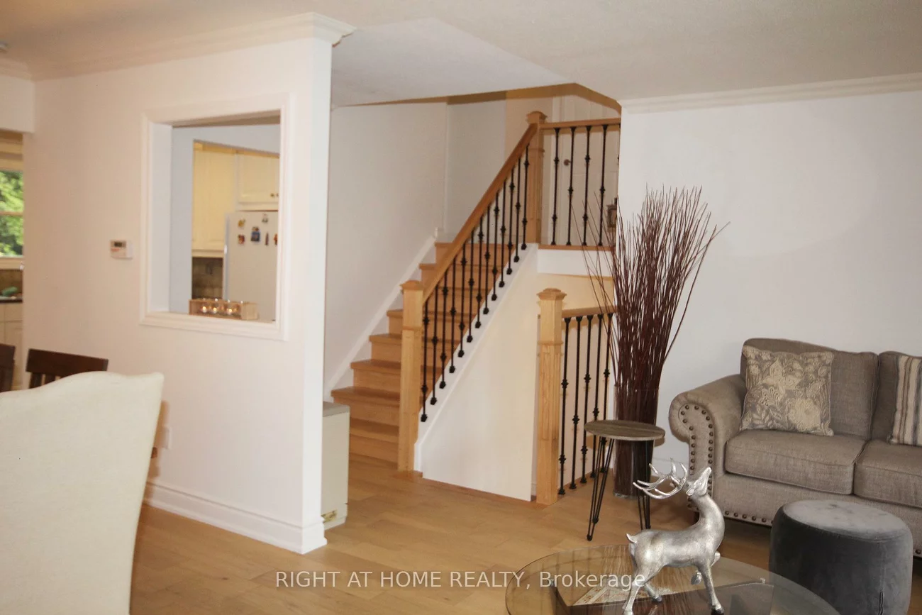 832, Boronia, Huron Heights-Leslie Valley, Newmarket