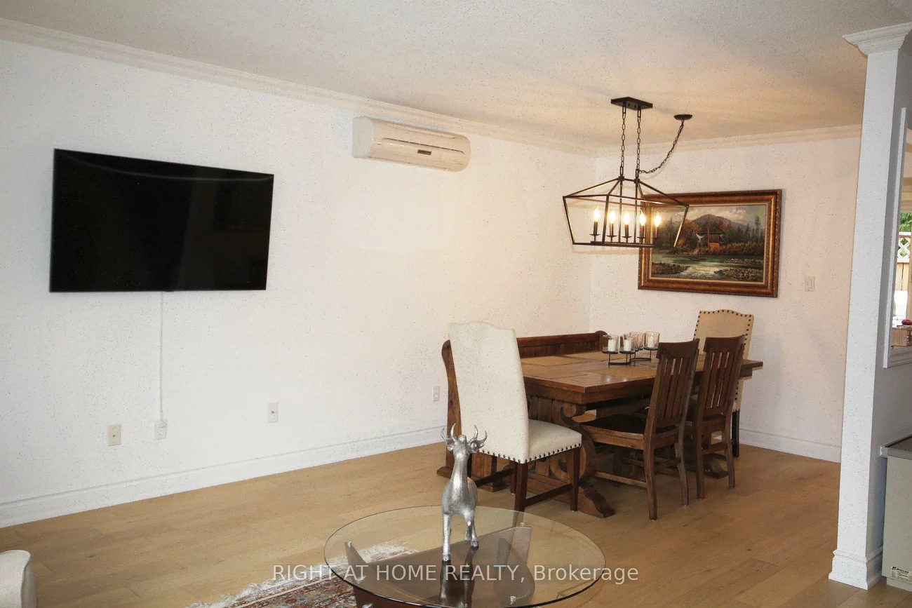 832, Boronia, Huron Heights-Leslie Valley, Newmarket