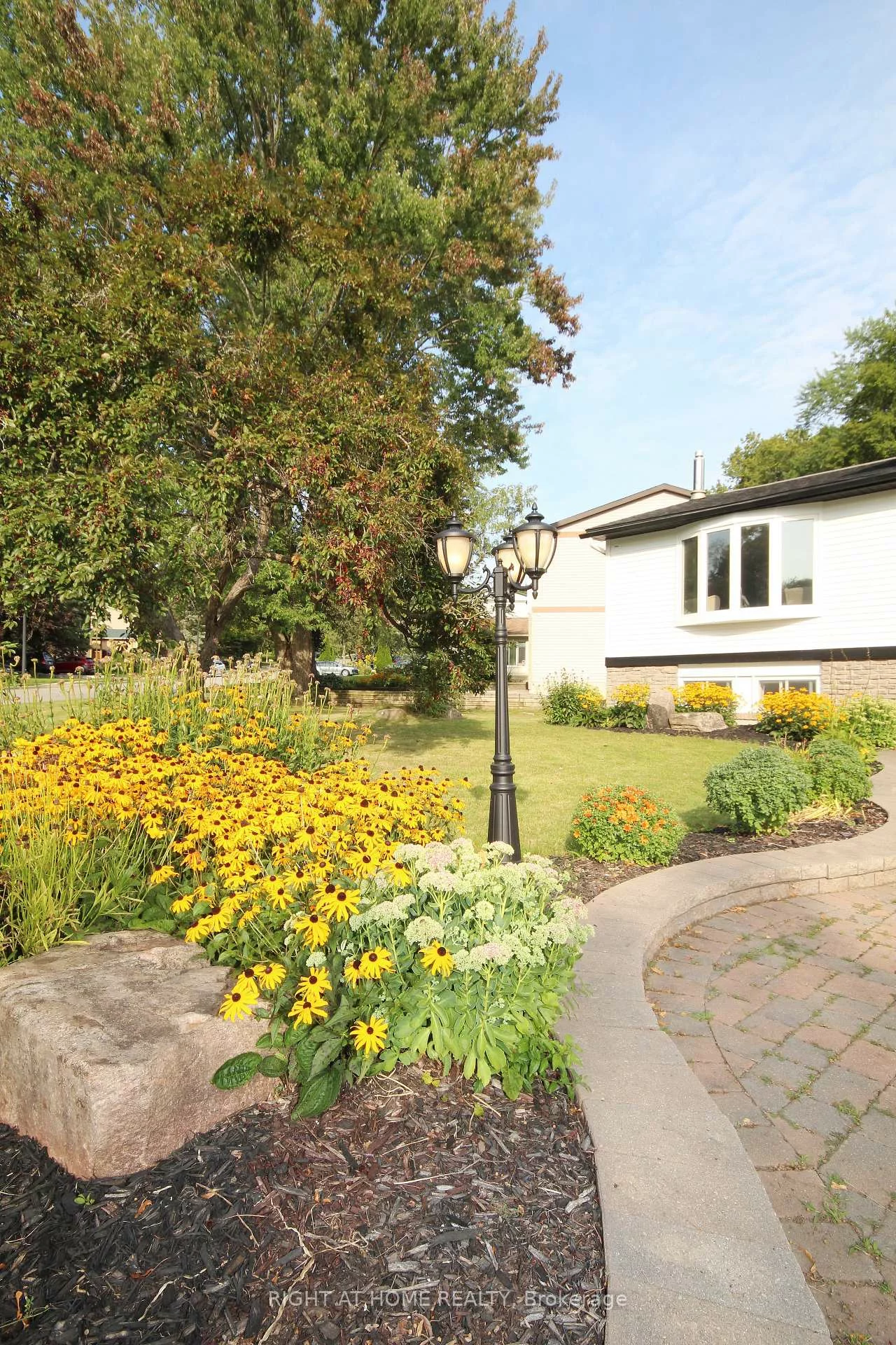 832, Boronia, Huron Heights-Leslie Valley, Newmarket