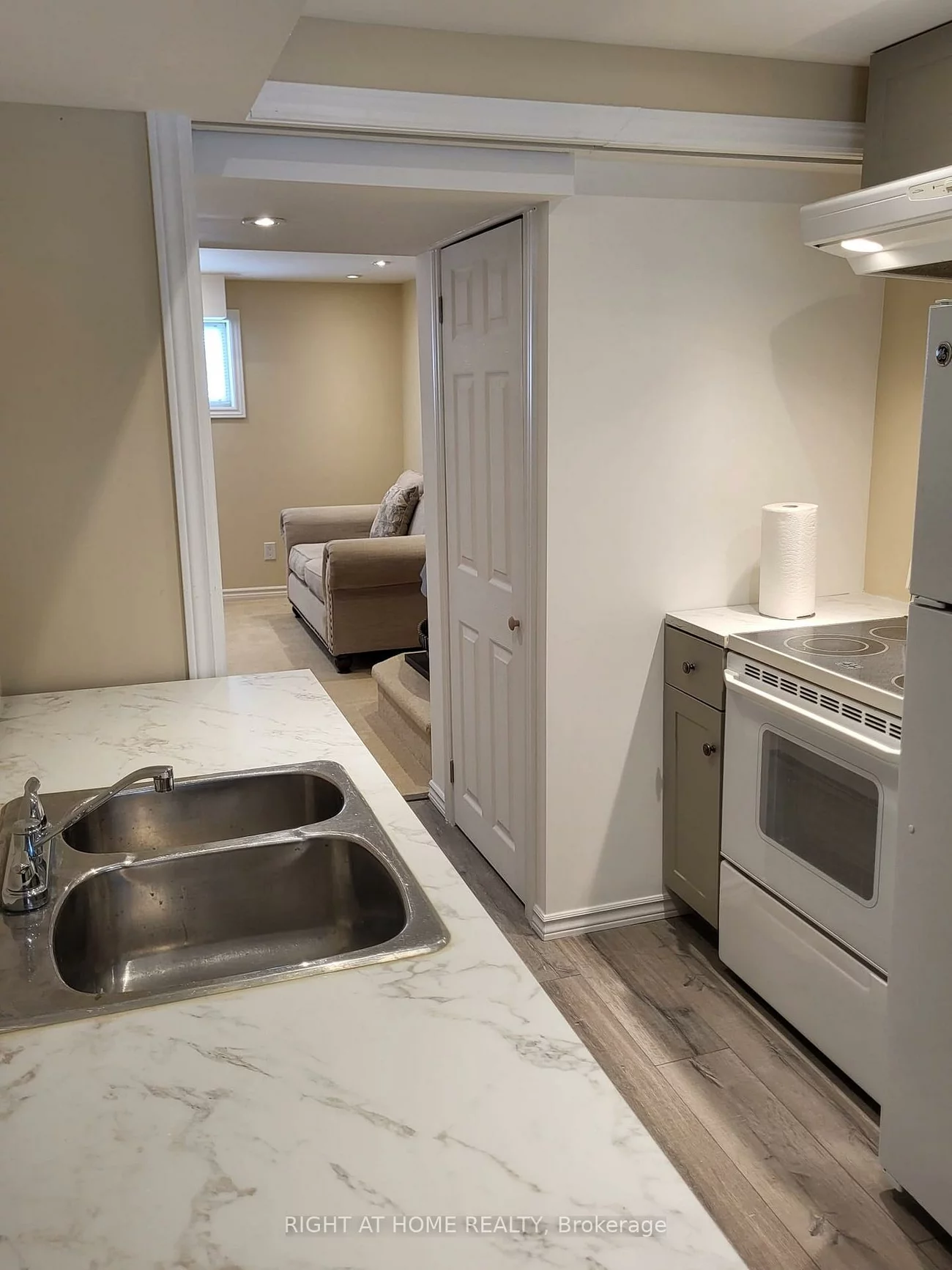 832, Boronia, Huron Heights-Leslie Valley, Newmarket