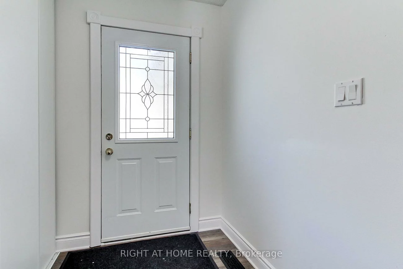 853, Magnolia, Huron Heights-Leslie Valley, Newmarket