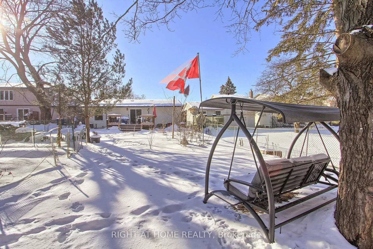 853, Magnolia, Huron Heights-Leslie Valley, Newmarket