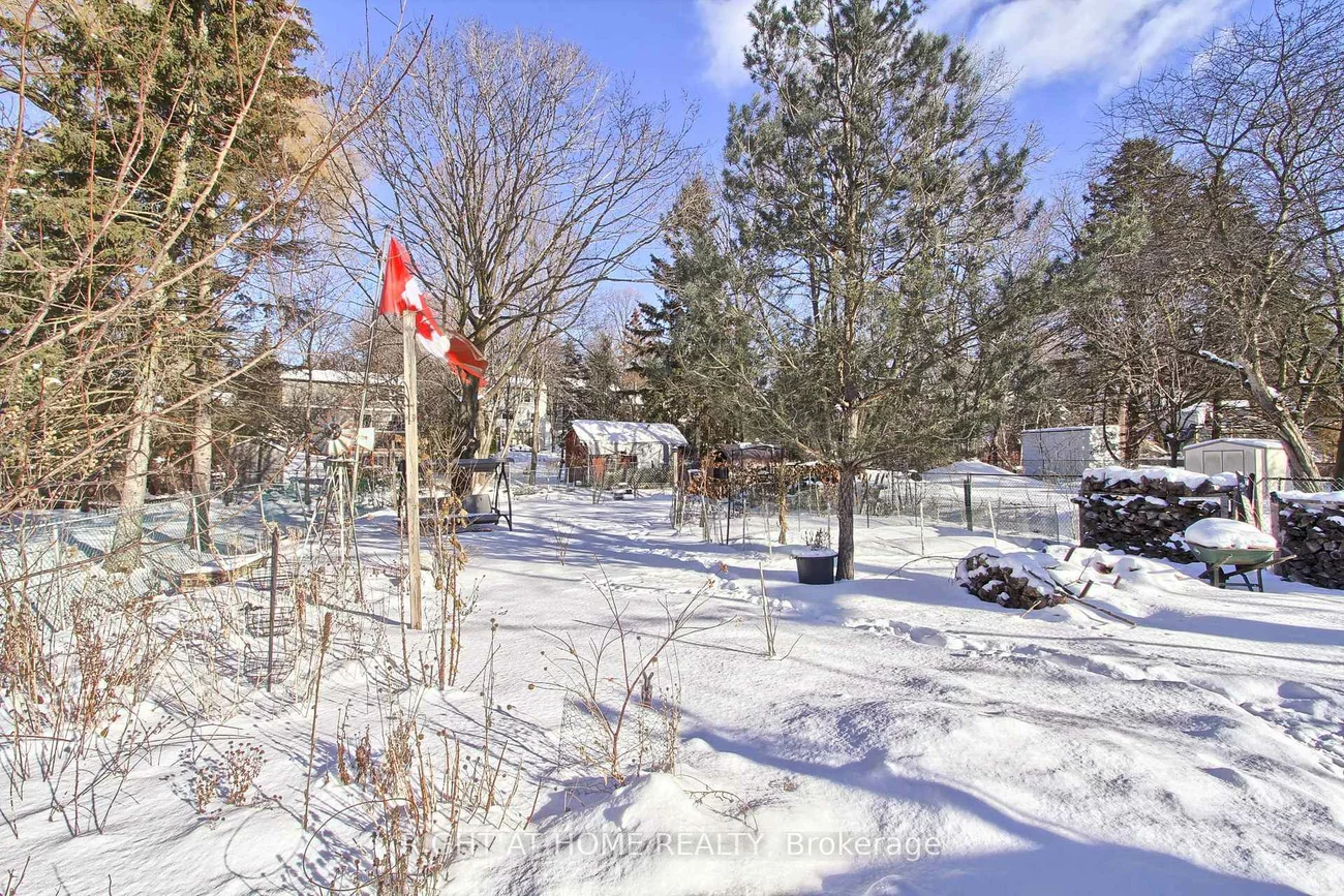 853, Magnolia, Huron Heights-Leslie Valley, Newmarket