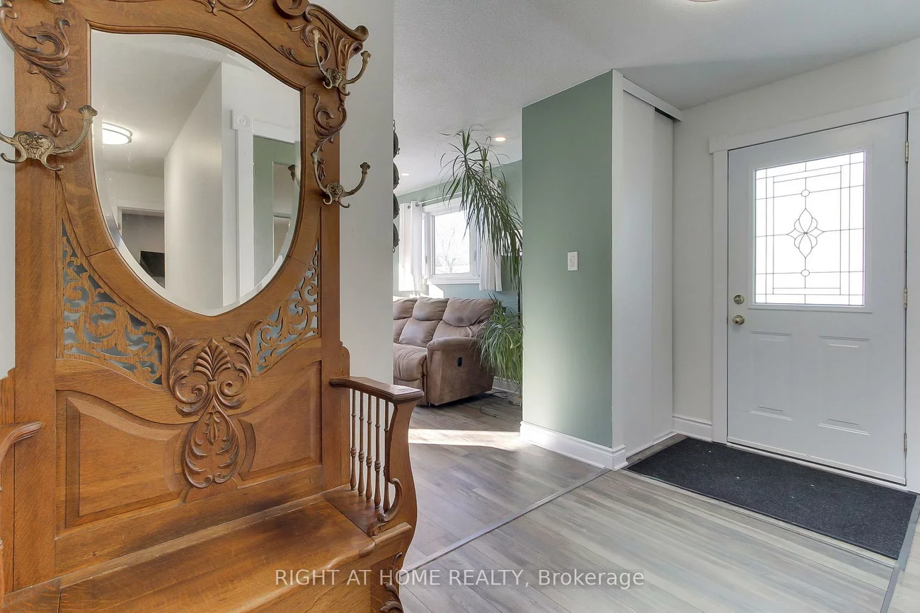 853, Magnolia, Huron Heights-Leslie Valley, Newmarket