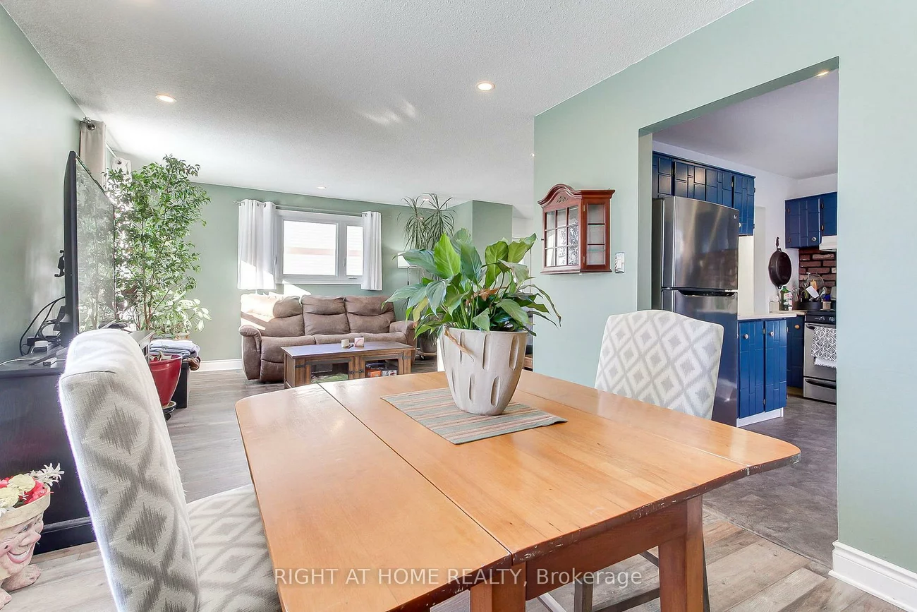 853, Magnolia, Huron Heights-Leslie Valley, Newmarket